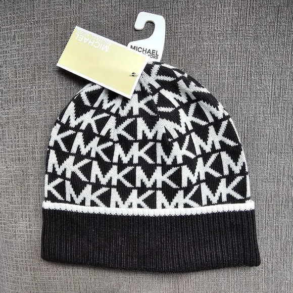 Michael Kors Women`s Bordered MK Logo Cuff Beanie HAT Black & white NWT - Picture 1 of 7